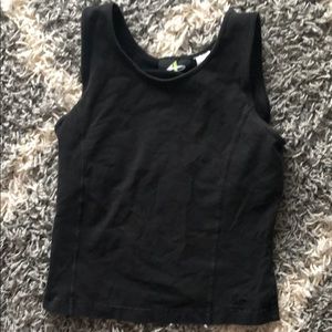 Black cropped workout tank